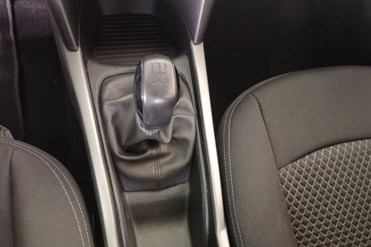 雪铁龙 爱丽舍 2017款 1.6L 手动时尚型局部细节18