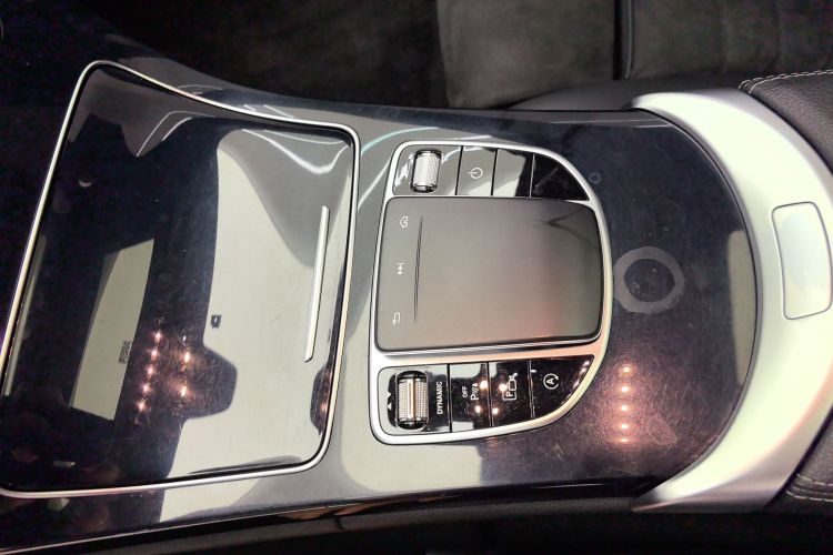 奔驰C级 2019款 C 260 运动版中控内饰7006