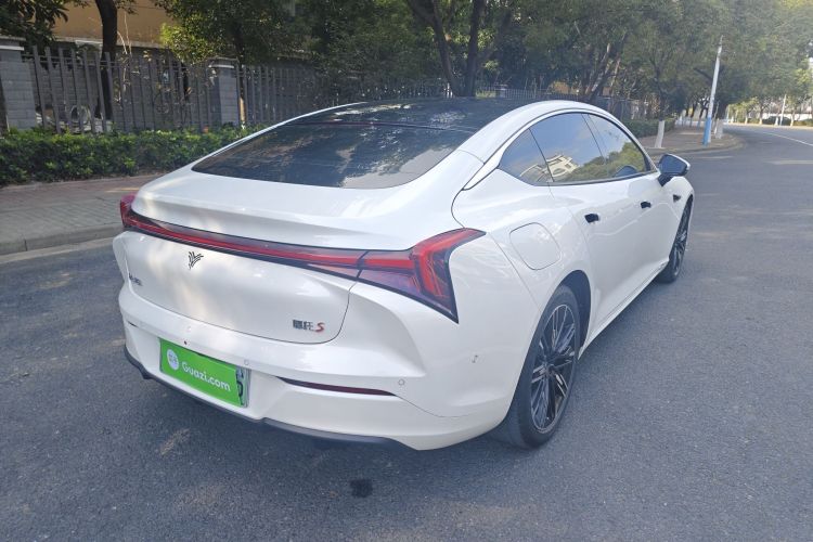 哪吒汽车 哪吒S 2022款 增程版 1160km 后驱中版车身外观6004