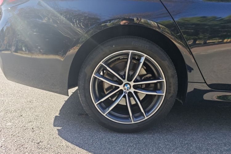 宝马5系 2022款 改款 525Li M运动套装车身外观6004