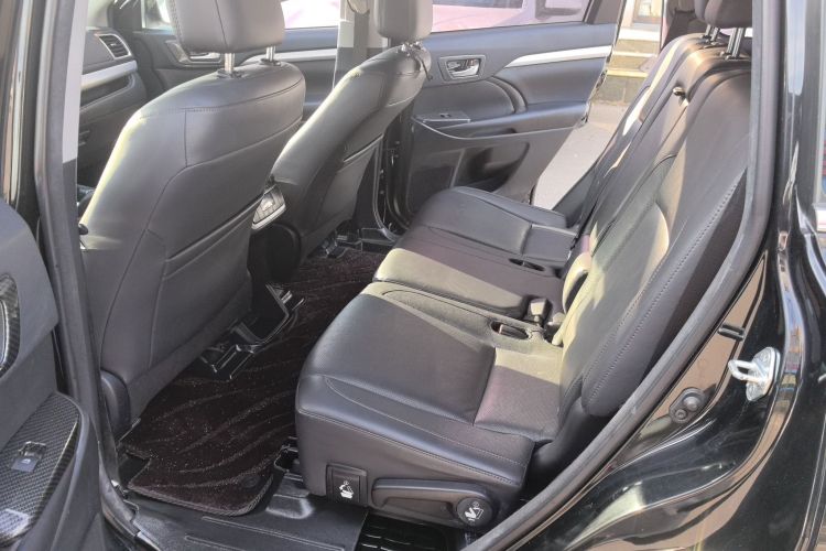 丰田 汉兰达 2018款 2.0T 两驱尊贵版 7座 国VI中控内饰7003