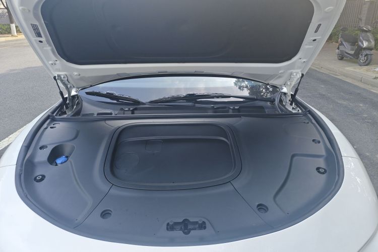 哪吒汽车 哪吒S 2022款 增程版 1160km 后驱中版局部细节24