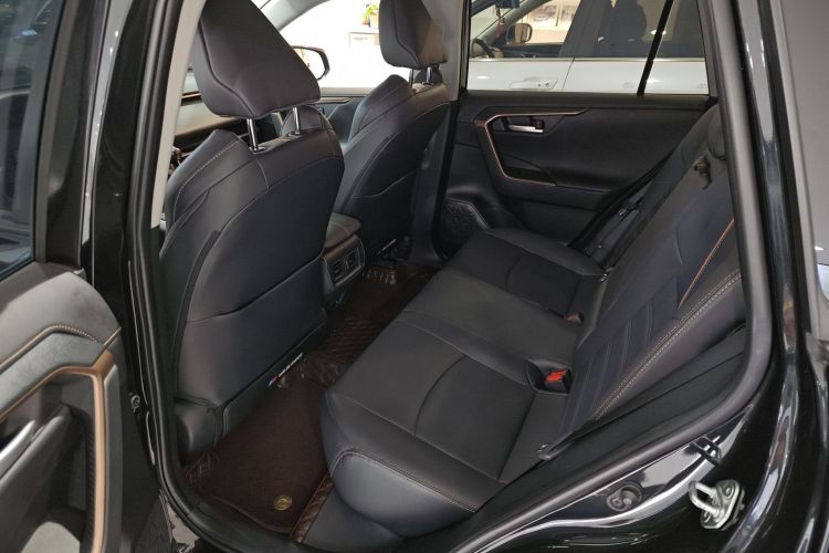 丰田 威兰达 2024款 2.0L CVT四驱豪华PLUS版中控内饰7001