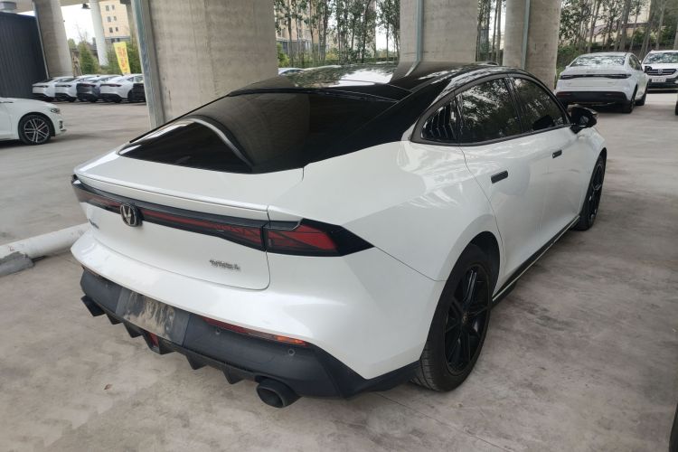 长安UNI-V 2022款 1.5T 尊贵型车身外观6003