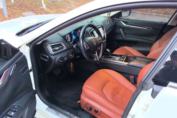 玛莎拉蒂 Ghibli 2017款 3.0T 标准版中控内饰7002