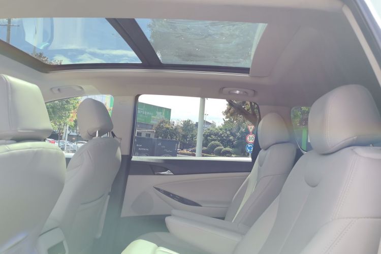 别克GL6 2019款 18T 6座精英型 国V局部细节9001