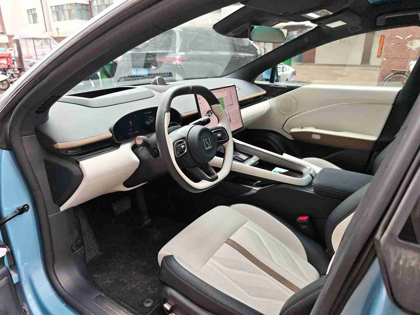 极氪007GT左侧前座椅及内饰展示