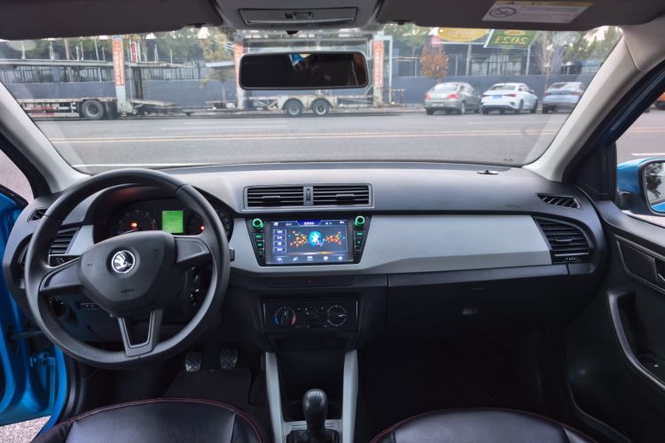 斯柯达 晶锐 2015款 1.4L 手动前行版中控内饰7003