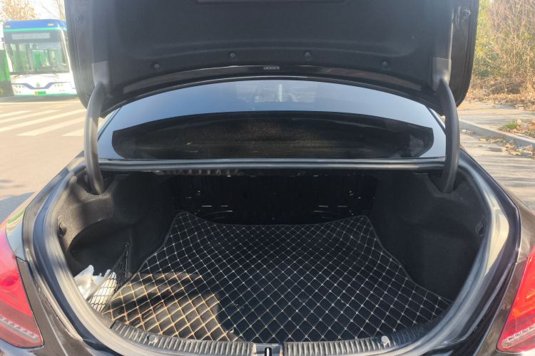 奔驰C级 2019款 C 260 L局部细节23