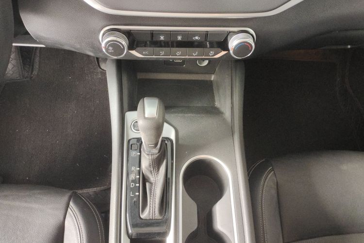 日产 天籁 2021款 2.0L XE 时尚版局部细节18