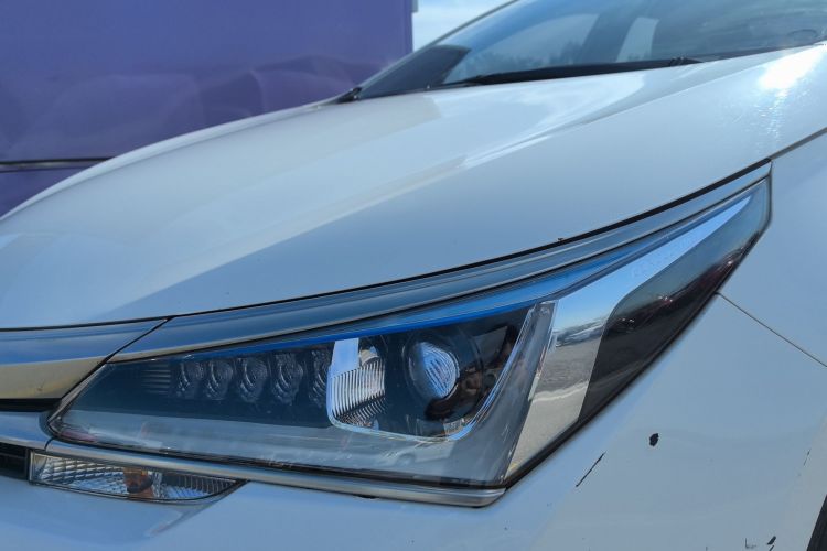 丰田 卡罗拉 2018款 双擎 1.8L E-CVT智尚版局部细节36