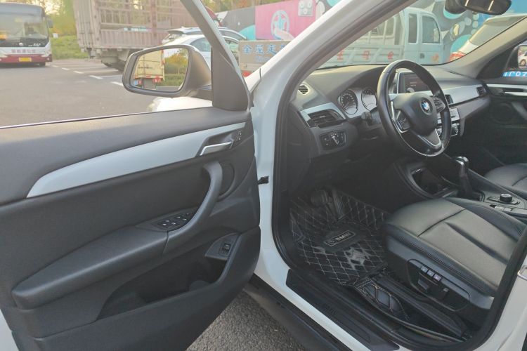 宝马X1 2019款 sDrive20Li 领先型中控内饰7002