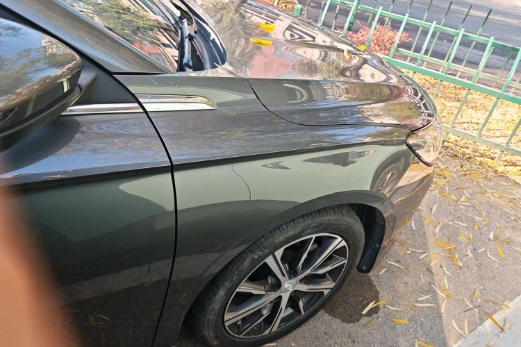 吉利汽车 帝豪 2023款 第4代冠军版 1.5L CVT尊贵型局部细节9004