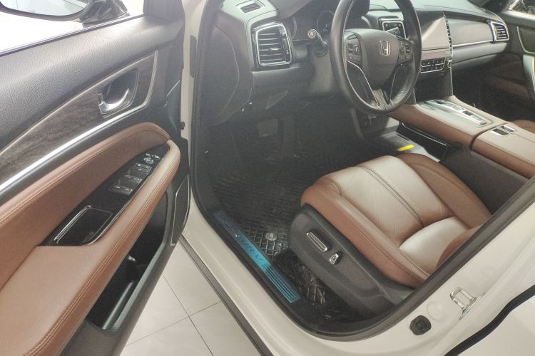 本田UR-V 2020款 370TURBO 两驱尊雅版中控内饰7002