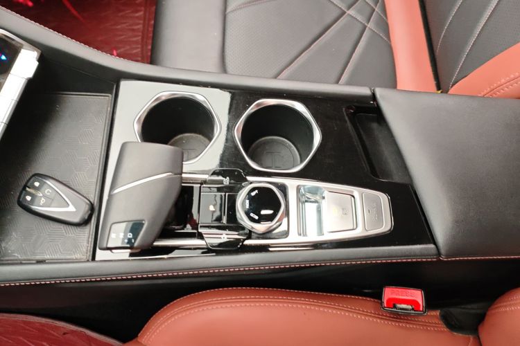 长安 逸动 2022款 PLUS 蓝鲸NE 1.4T GDI DCT尊贵版中控内饰7001