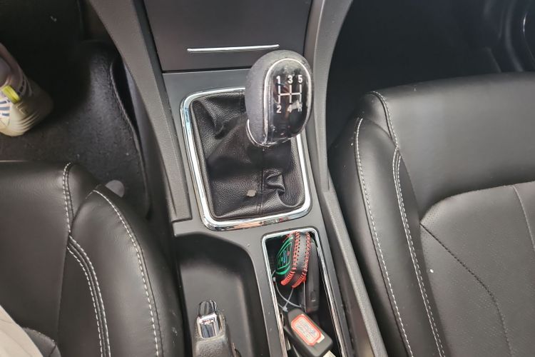 吉利汽车 帝豪 2016款 三厢 1.5L 手动向上版中控内饰7006