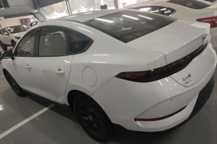 比亚迪 秦PLUS 2025款 DM-i 智驾版 55KM领先型车身外观6005