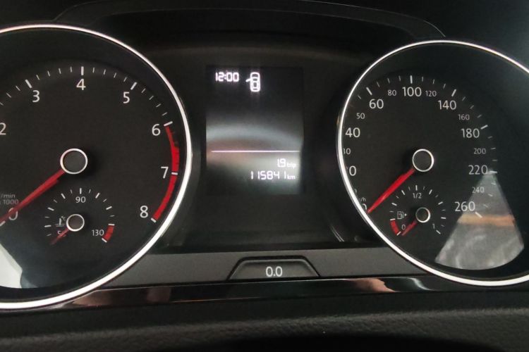 大众 高尔夫 2018款 1.6L 自动时尚型中控内饰15