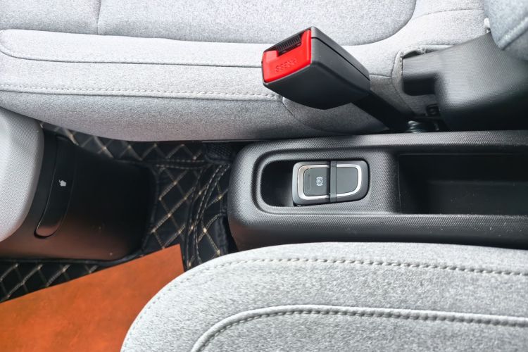 零跑汽车 零跑T03 2023款 310轻享版中控内饰7004