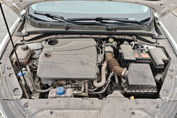 长安 逸动 2022款 PLUS 蓝鲸NE 1.4T GDI DCT尊贵版局部细节24