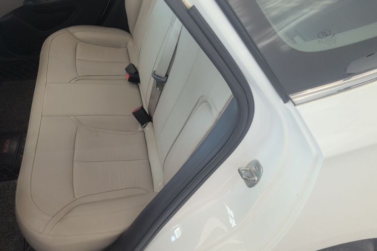 别克 阅朗 2018款 15T 双离合精英型中控内饰7001