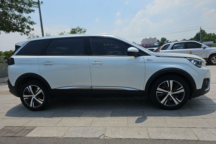 标致5008 2017款 380THP 7座精英版车身外观6002