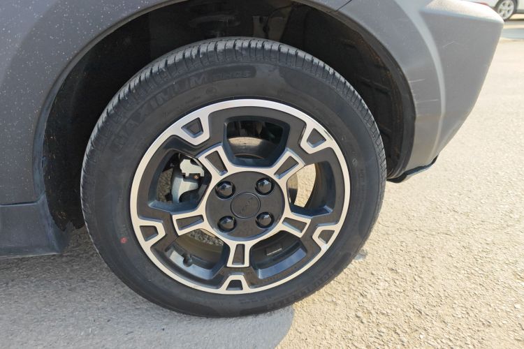 吉利银河 2024款 200km 熊猫骑士车身外观6010