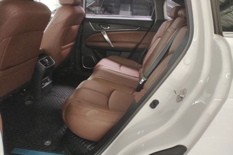 本田UR-V 2020款 370TURBO 两驱尊雅版中控内饰7001