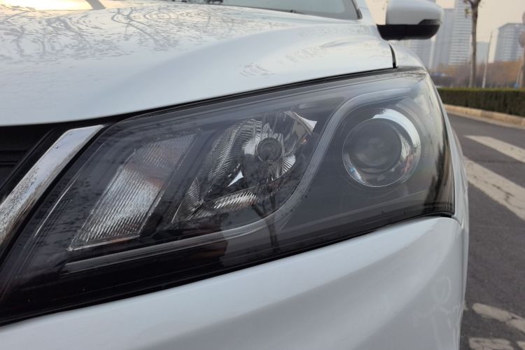 吉利汽车 帝豪 2017款 三厢百万款 1.5L CVT向上版局部细节9006