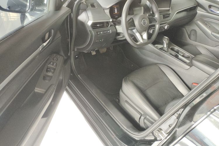 日产 天籁 2021款 2.0L XE 时尚版中控内饰7002