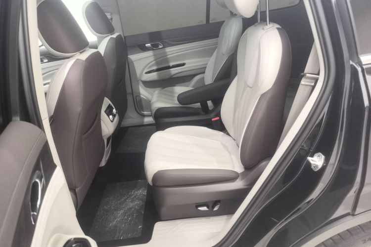 福特 领裕 2023款 EcoBoost 225 尊领型PLUS 7座（2/2/3）中控内饰7001