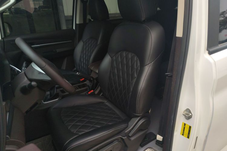 BAW北汽制造 锐胜王牌M7 2023款 1.6L 长轴创享型 9座局部细节19