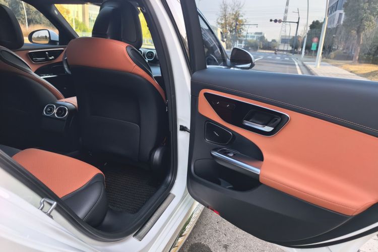 奔驰C级 2022款 改款 C 200 L 运动版中控内饰7006