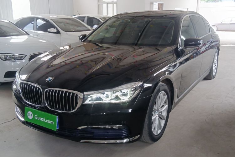 宝马7系 2016款 730Li 领先型车身外观1