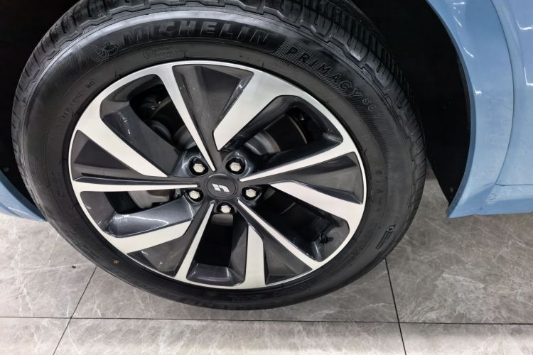 理想汽车 理想ONE 2021款 增程6座版车身外观6009