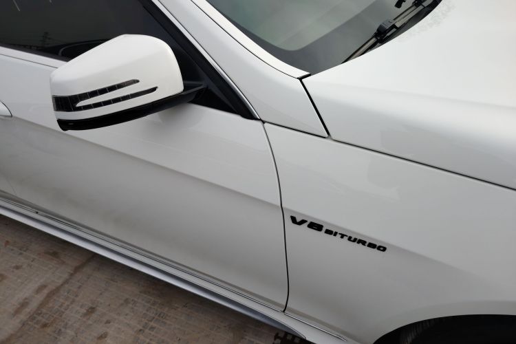 奔驰E级 2015款 改款 E 180 L 运动型局部细节9005