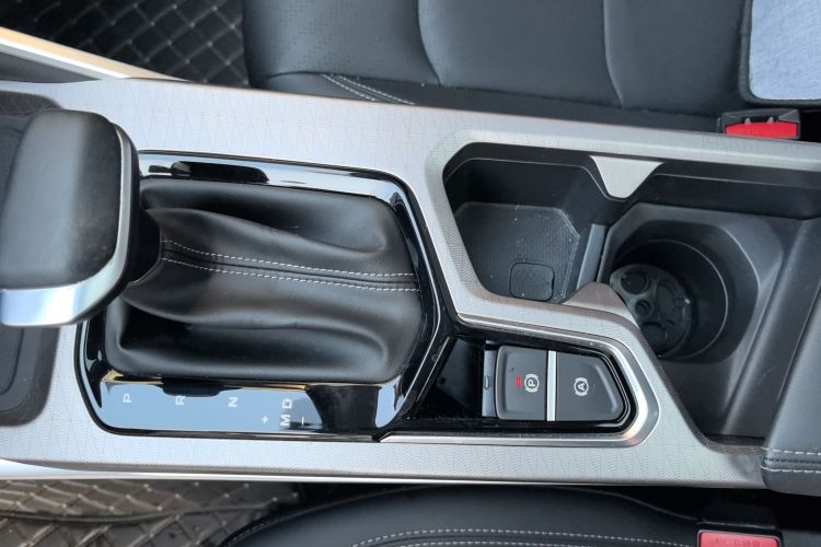 吉利汽车 帝豪 2023款 第4代冠军版 1.5L CVT尊贵型局部细节9005