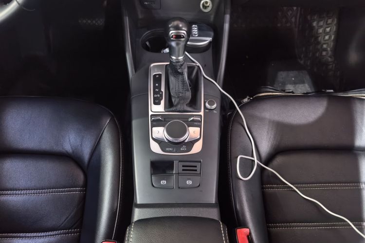 奥迪A3 2018款 30周年年型 Limousine 35 TFSI 进取型局部细节18