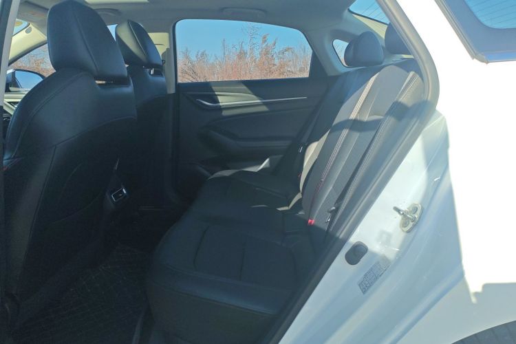 长安 逸动 2022款 PLUS 1.6L GDI CVT豪华型中控内饰7002