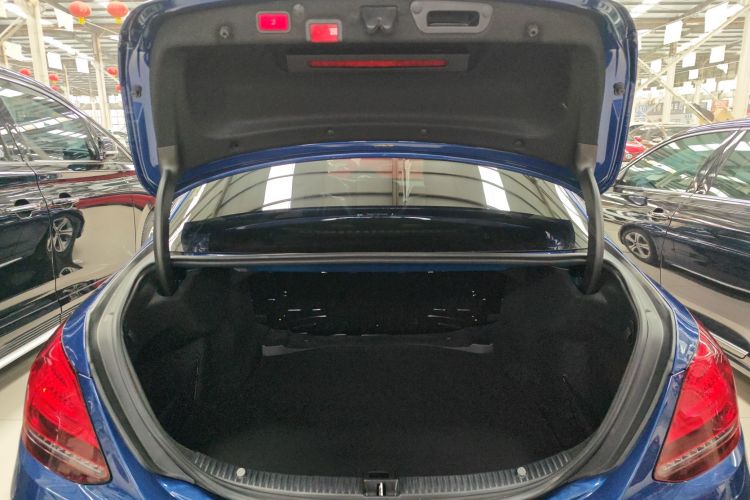 奔驰C级 2020款 改款 C 260 L 运动版局部细节23