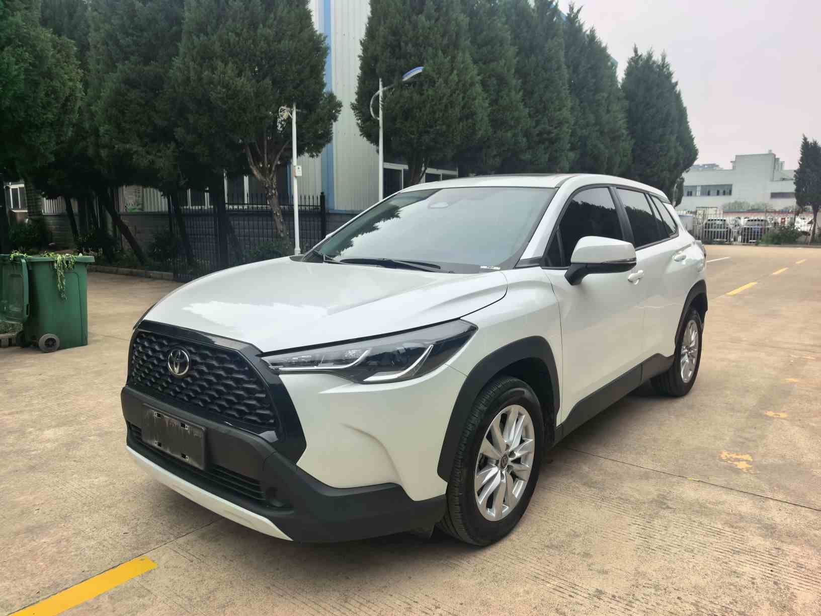丰田 卡罗拉锐放 2023款 2.0L 精英版(2)