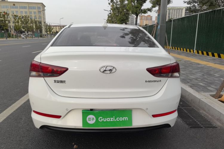 现代 悦纳 2016款 1.4L 自动炫酷版GLS车身外观6004