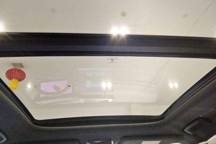 领克08 EM-P 2025款 220km 四驱性能Halo局部细节22