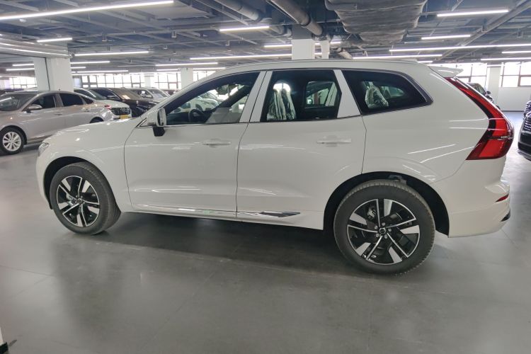 沃尔沃XC60 2025款 B5 四驱智远豪华版车身外观6005