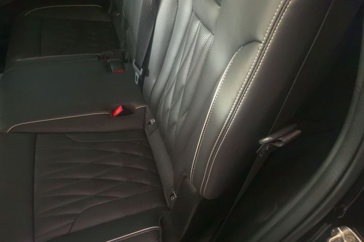 广汽传祺 传祺GS8 2022款 双擎系列 2.0TM 四驱尊贵版 （七座）中控内饰7001