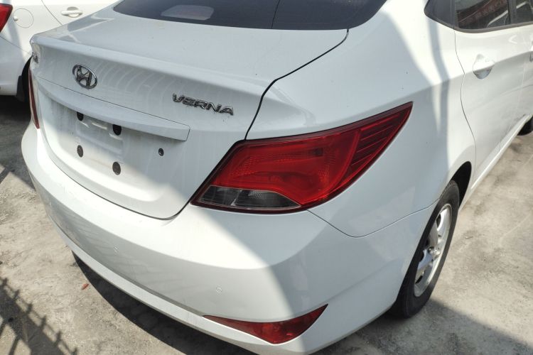 现代 瑞纳 2016款 1.4L 手动智能型GLS车身外观6004