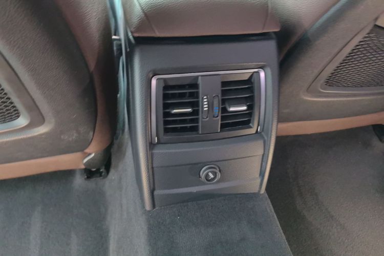 宝马3系 2018款 320Li xDrive 时尚型局部细节9002