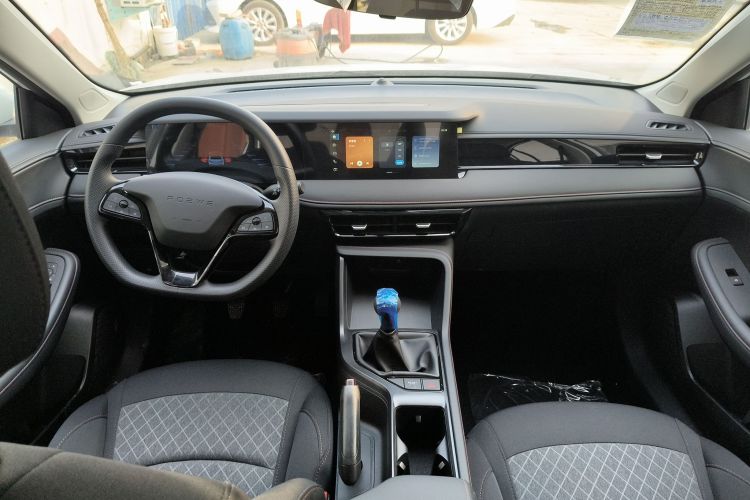 荣威i5 2026款 1.5L 手动舒享版中控内饰7003