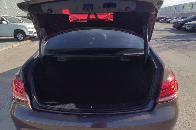 奔驰E级(进口) 2014款 E 200 轿跑版局部细节23