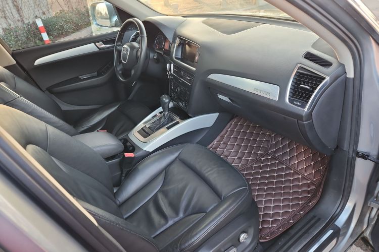 奥迪Q5 2011款 2.0TFSI 技术型中控内饰7004